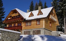 Bungalov Tina